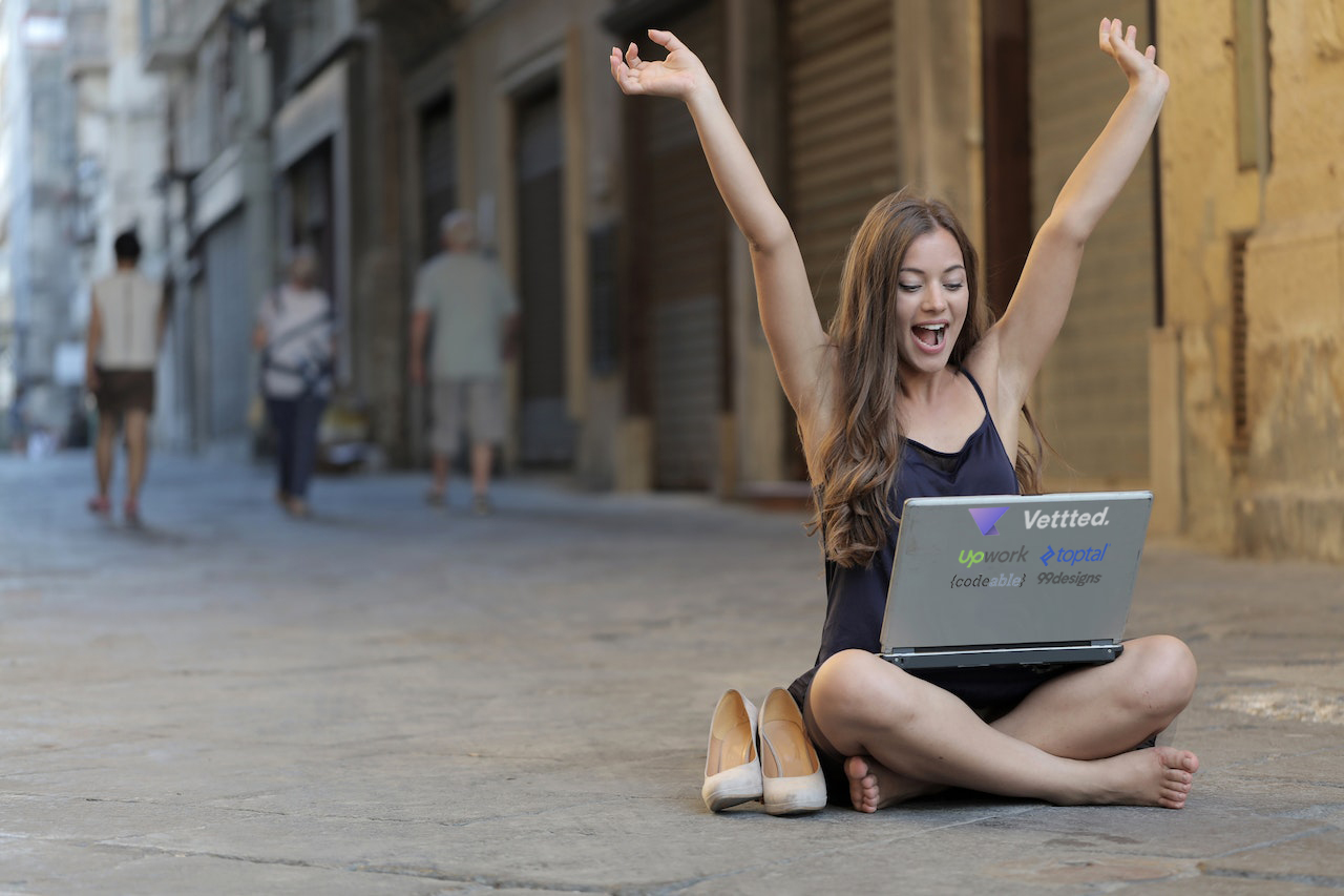 THE DEFINITIVE GUIDE TO FREELANCE SUCCESS